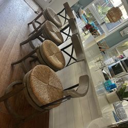 4 Bar Stools 