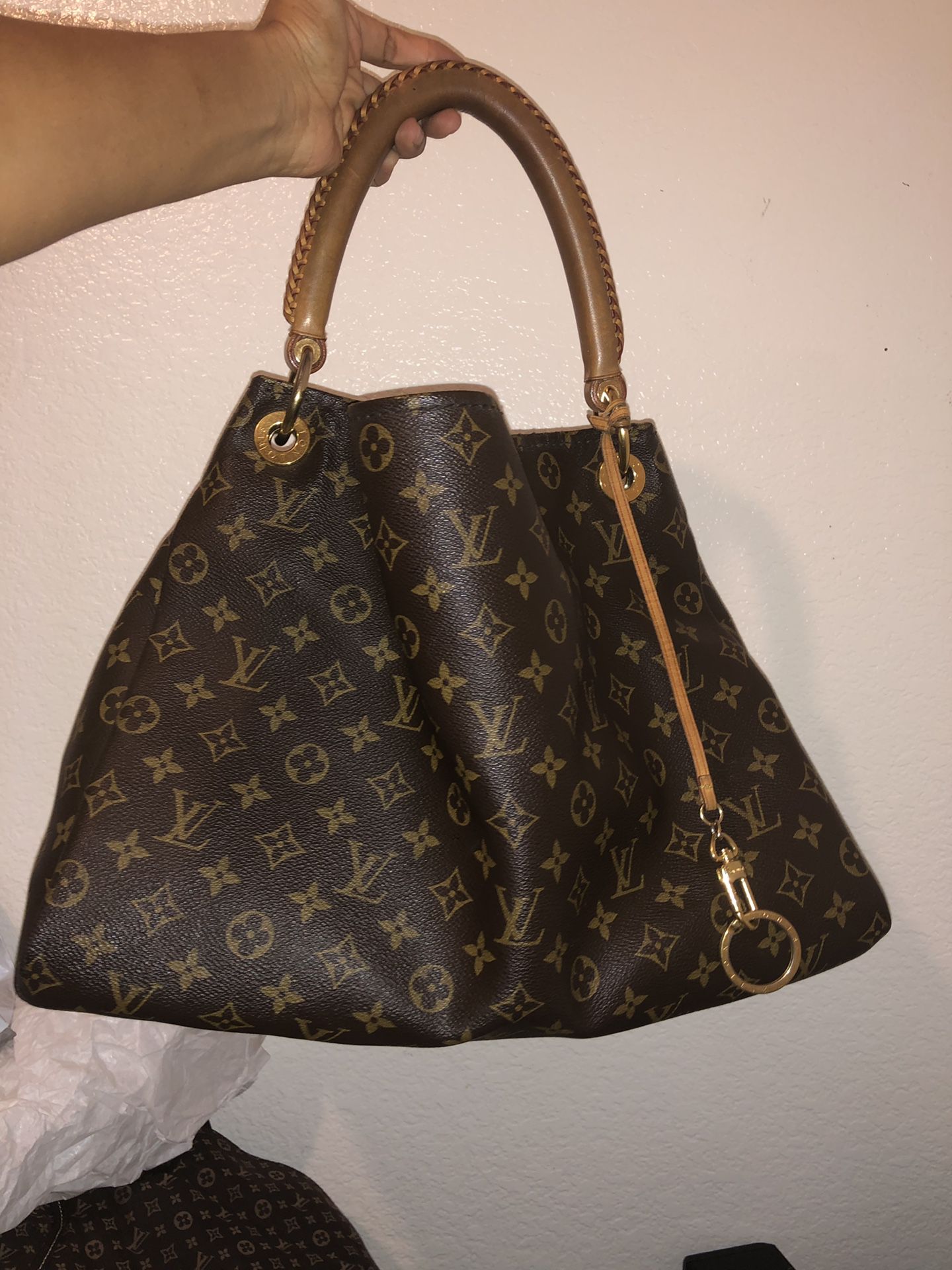 Louis Vuitton artsy bag for Sale in San Bernardino, CA - OfferUp