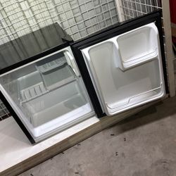 Hisense small Refrigerator- Super Cold Mini/fridge