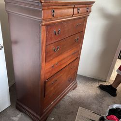 Chest of drawers