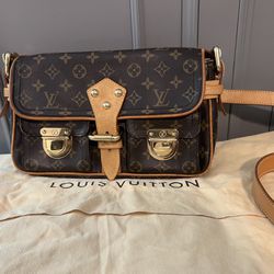 Louis Vuitton Purse and wallet 