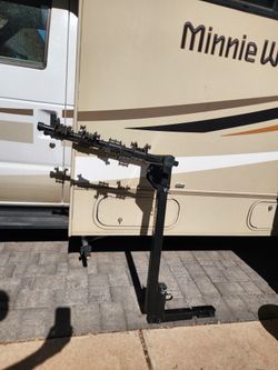 Thule Hitch 4-Bike Hanging Bike Rack