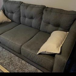Gray Tufted Couch 