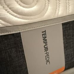 Tempur-pedic Queen Essential Firm Mattress
