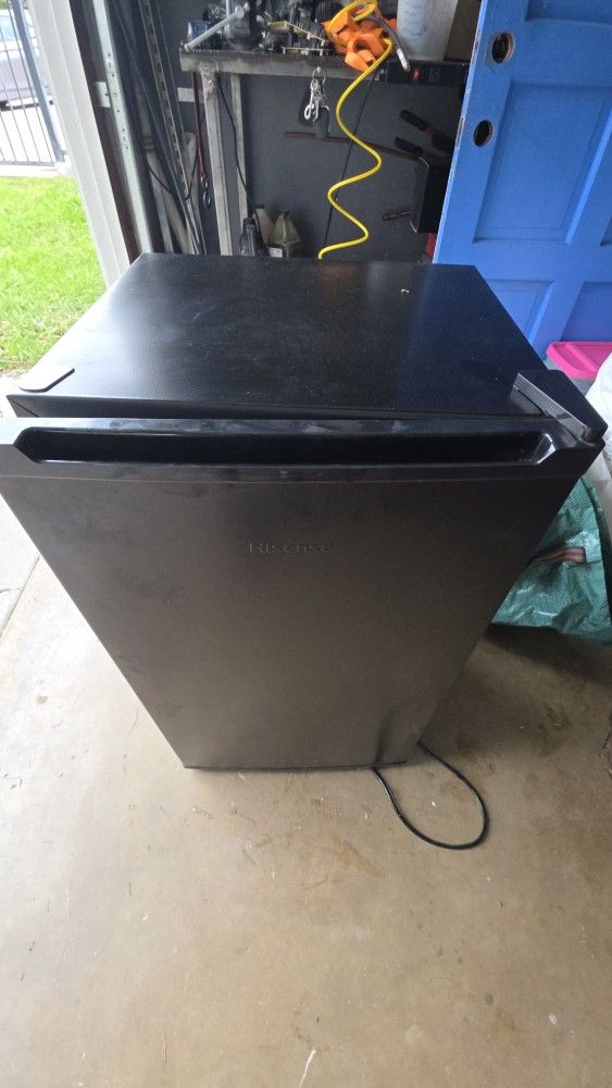 Hisense Mini Fridge