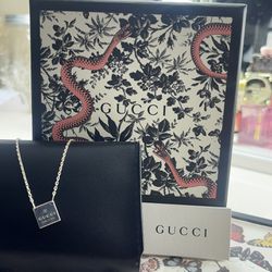 Gucci Necklace Square Pendant 
