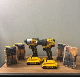 DEWALT 20V Brushless Drill & Impact Driver Combo Kit