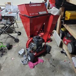 Troy-Bilt CS 4325 Chipper