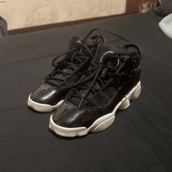 Jordan 11s Retro Mids Blue And Black Size 5