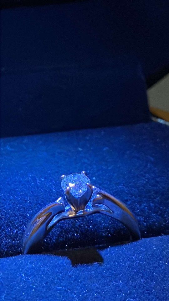 14kt White Gold Size 6.5 Natural Diamond Solitaire Engagement Ring 4 mm Round cut
