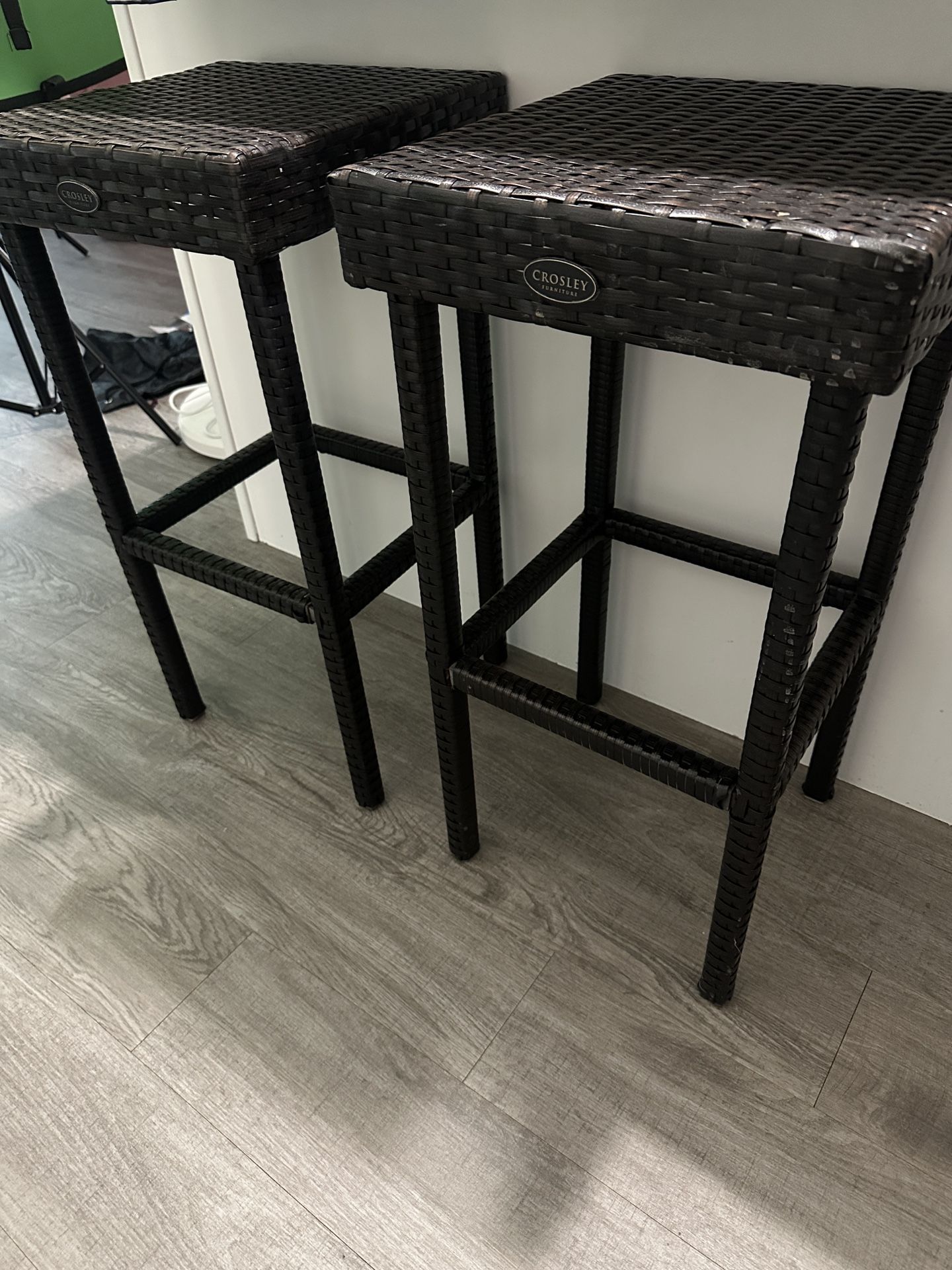 Pair crosley Outdoor Patio Set