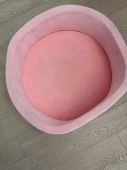 Kids ball pit
