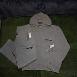 🔥 FEAR OF GOD ESSENTIALS SET – HOODIE + SWEATPANTS – DARK OATMEAL – SIZE S (NEW)