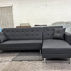 New Leather Sectional Sofa.  Black Or White.  99x62x33H;72x70x23H; St Ht 16”.  Free Delivery!