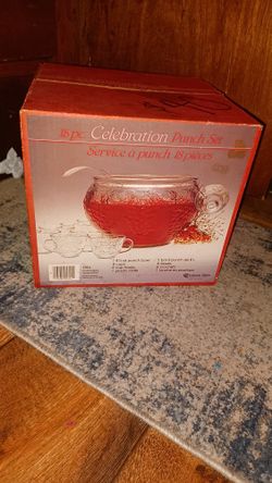 18 PC Crystal Punch Set 