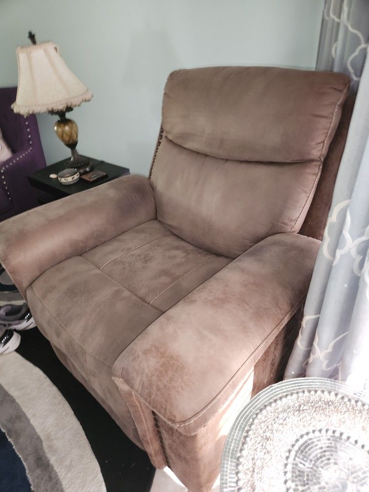 LG Brown Recliner 