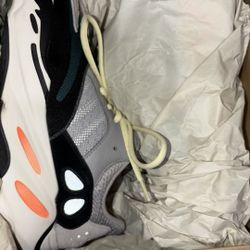 Yeezy Boost 700 “Wave runner” 