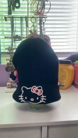 Black hello kitty beanie