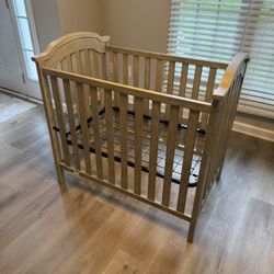 Farmhouse Mini Baby Crib
