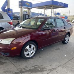 😲😎2007 FORD FOCUS RUNS AND DRIVES 165,000MILES CLEAN TITLE, VERY RELIABLE CAR INSPECTION COLD AIR ETC.                    SERIOUS BUYERS ONLY       