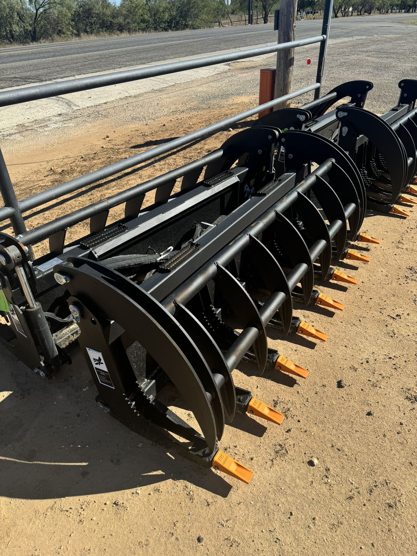 GREATBEAR 78” RAKE GRAPPLE