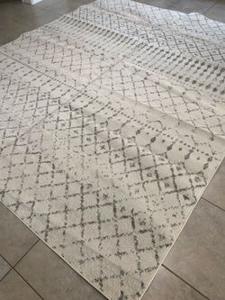 Geometric pattern 8x10 area rug
