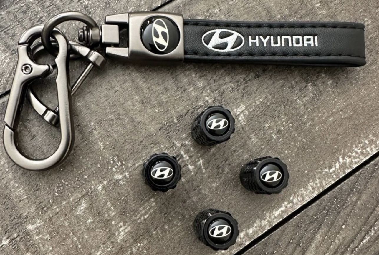 Hyundai accessories set