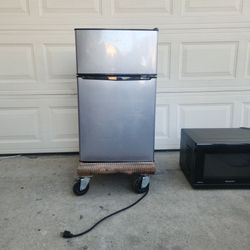 3ft 2 door refrigerator