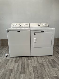 Maytag washer and dryer laundry set