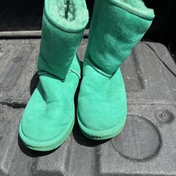 Womens UGG® Classic Short II Boot - Emerald Green Size 9  