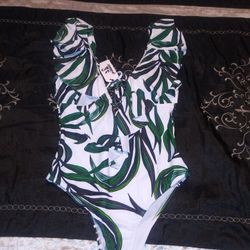New Swimsuit woman size S
