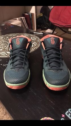 Kyrie Flytraps Size 10 Brand New! $90 obo
