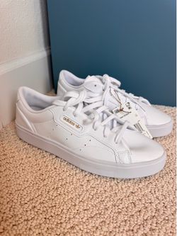 New Adidas Originals Women’s Sleek cloud white sneakers