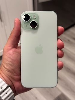 iPhone 15 128GB – Unlocked – Green