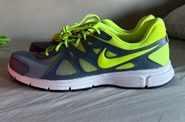 Men’s Nike shoes