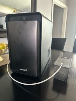 Whiskey ice maker