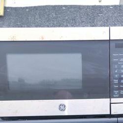 GE Microwave Oven, Used But Still Works Great