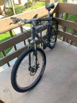 Giant Mountain Bike Medium Size Frame