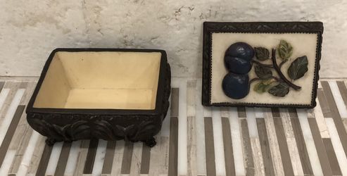 Decorative trinket box