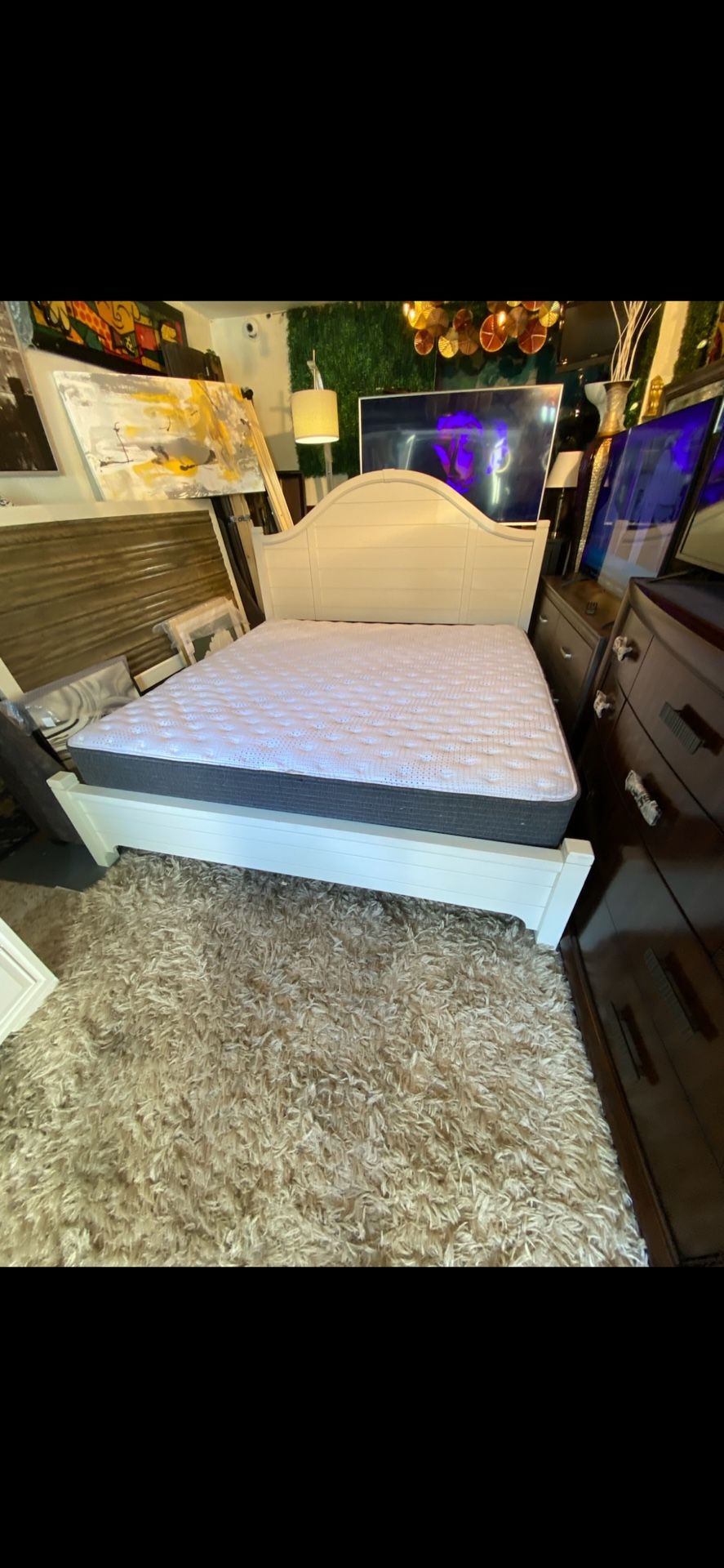 King bed Frame And Mattress