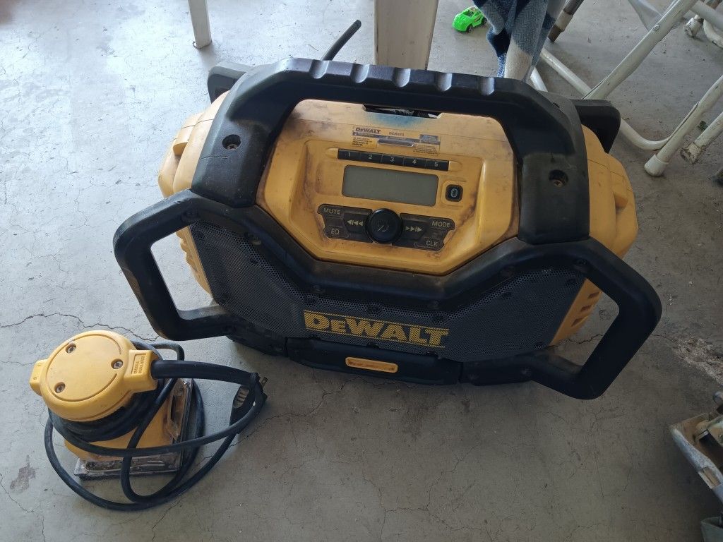 DeWalt Speaker And Sander