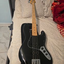 FENDER JAZZ BASS 