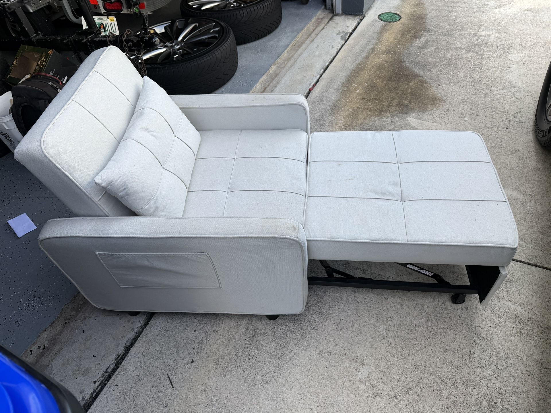 Recliner That Becomes A Bed