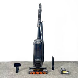 Shark Apex Duo Clean Zero-M Vacuum Cleaner w/ attachments - Aspiradora