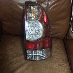 Toyota Tacoma Tail  Right Side Light