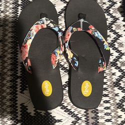 Woman Sandals (Floopi Brand)