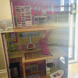 Doll House 