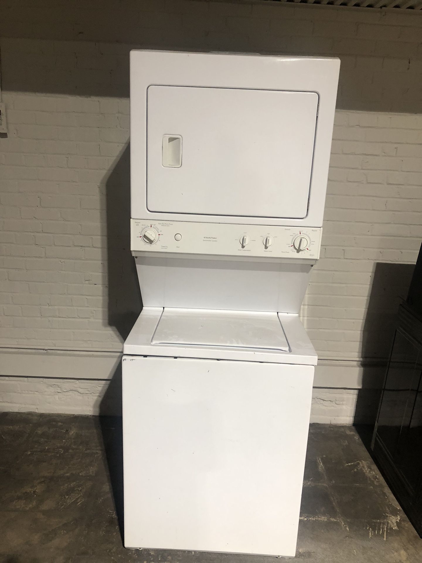 Space maker Washer/dryer Combo