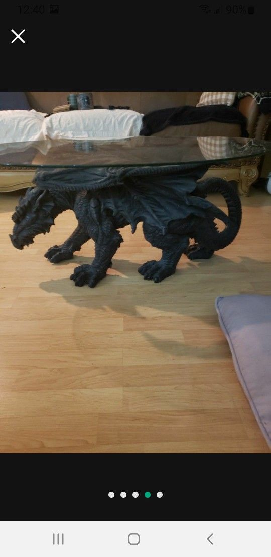 Dragon Table