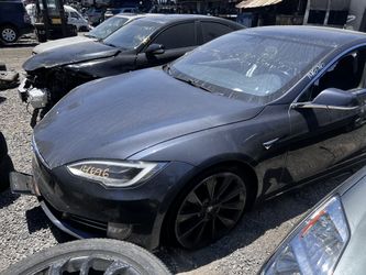 Parts for TESLA 2018 TESLA Model S 2018 - Stock # 14696